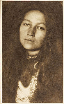 Red Bird as photographed by Joseph Keiley in 1901